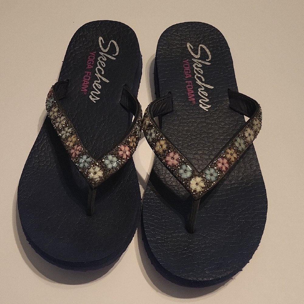 Skechers Blue and Pink Yoga Foam Sandals Size 8.5